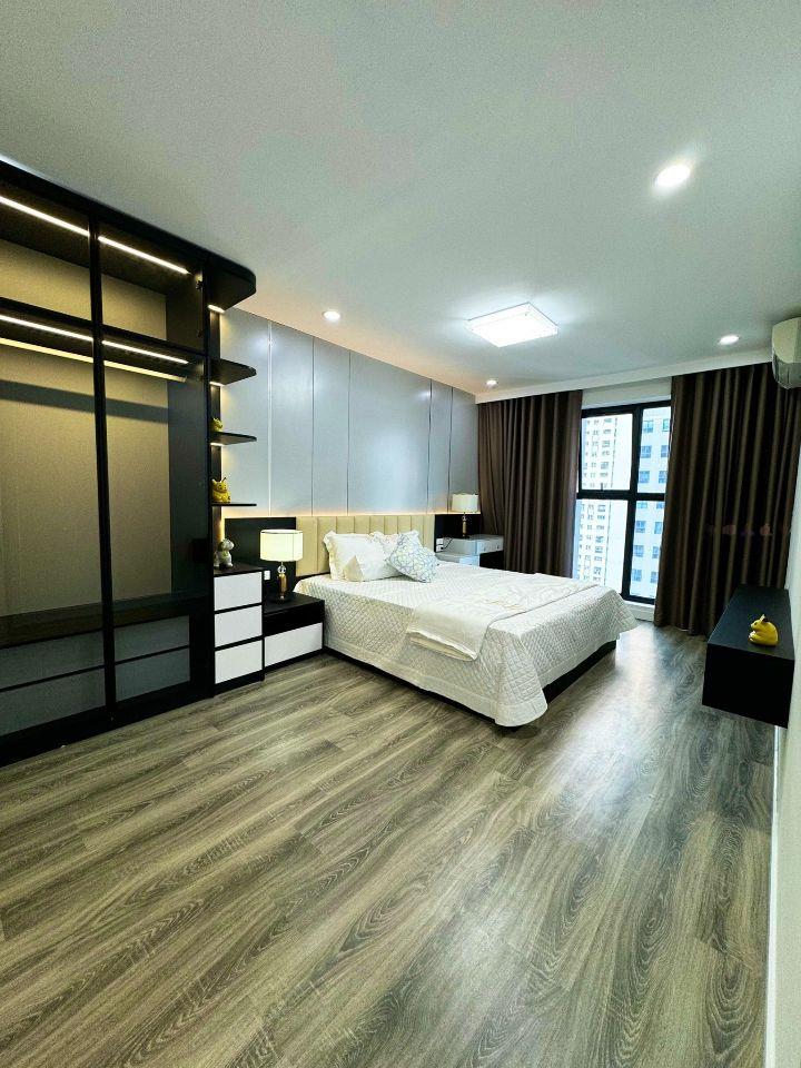 Bán gấp căn hộ chung cư đường Hoàng Quốc Việt – Rẻ - Đẹp – 2PN và 3PN.