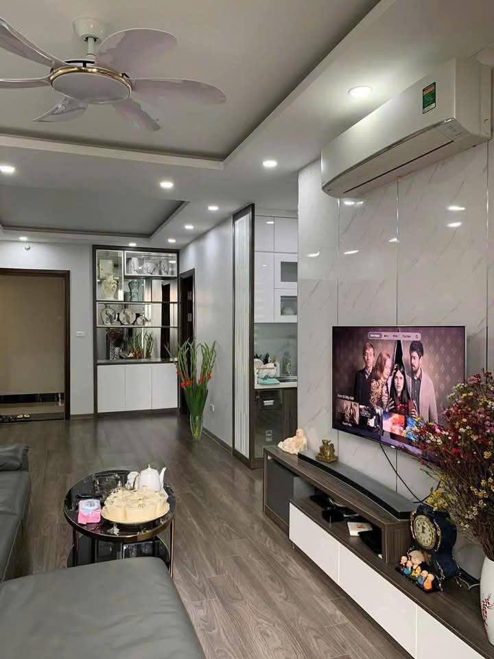 Bán gấp căn hộ chung cư Nghĩa Đô đường Hoàng Quốc Việt – 3 ngủ - giá tốt.
