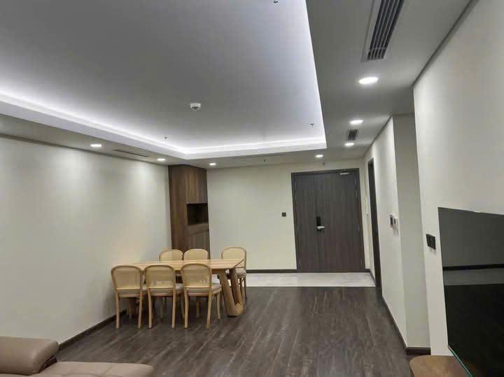 Bán gấp căn hộ chung cư Nghĩa Đô ngõ 106 Hoàng Quốc Việt – 3PN  - giá tốt. 