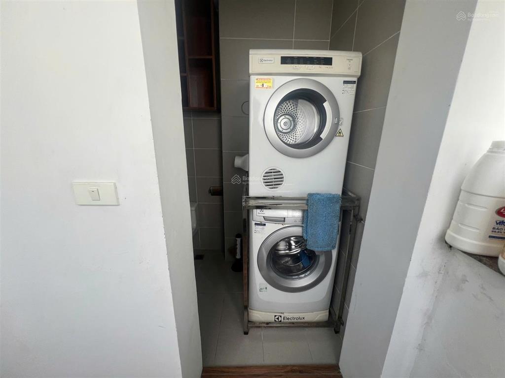 Cho thuê nhà 45 m2 x 5 tầng mặt ngõ túc mạc  phố trần hưng đạo  hà nội   0968 826 ***