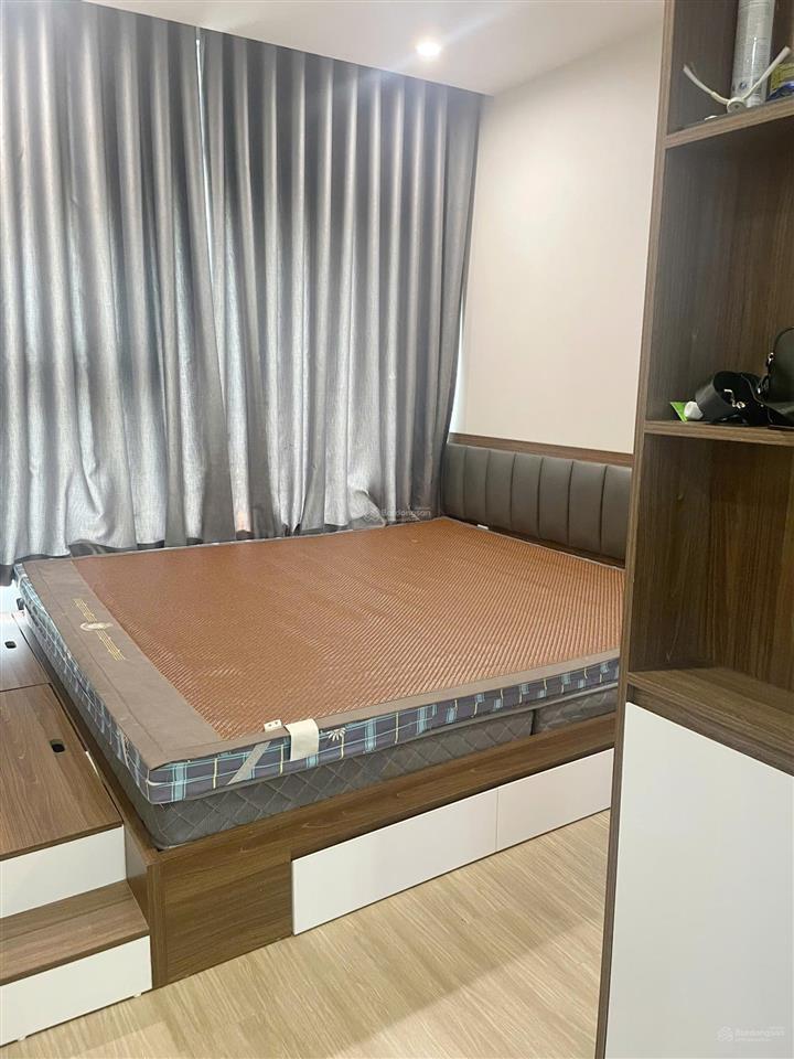 Chủ nhà bán gấp căn 2n1vs tầng trung hướng đông bắc. có chỗ để xe ô tô