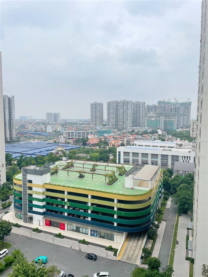Chủ nhà bán gấp căn 2n1vs tầng trung hướng đông bắc. có chỗ để xe ô tô
