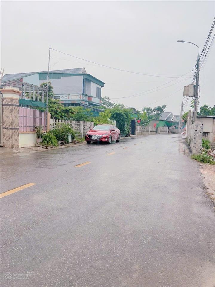 Chính chủ bán đất 100m đường 3 ô tô con tránh tại thị trấn rừng thông