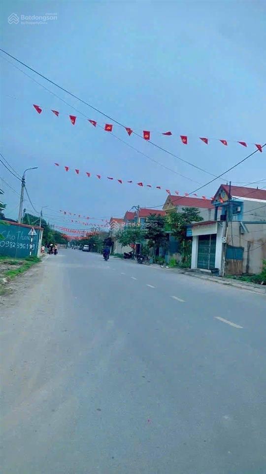 Chính chủ bán đất 100m đường 3 ô tô con tránh tại thị trấn rừng thông