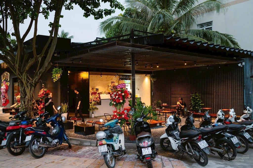 Bán lô đất phường long xuyên, an giang đang kinh doanh quán cà phê bida