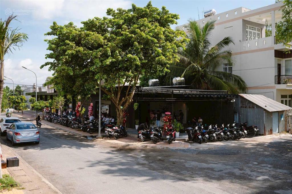 Bán lô đất phường long xuyên, an giang đang kinh doanh quán cà phê bida