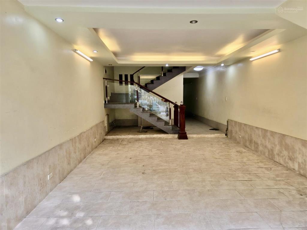 Cần bán căn 5 tầng x 100m (5x20) mặt đường hạ lý. giá chỉ 12,8 tỷ