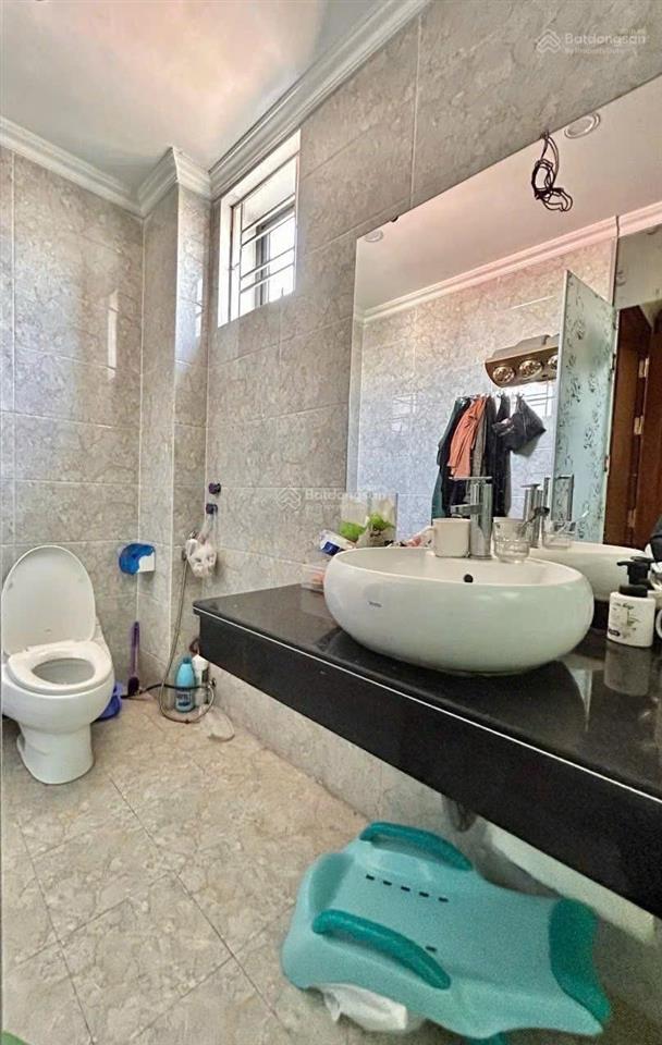 Nhà 6 tầng thang máy x 100m mặt đường trần nguyên hãn. giá chỉ 15.5 tỷ