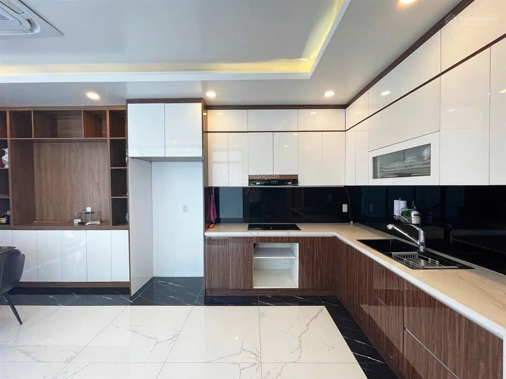 Bán căn liền kề 114m thang máy waterfron 1. giá 14.9 tỷ