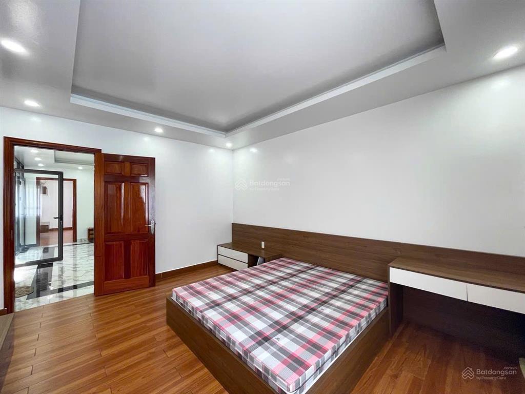 Bán căn liền kề 114m thang máy waterfron 1. giá 14.9 tỷ