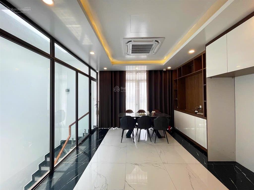 Bán căn liền kề 114m thang máy waterfron 1. giá 14.9 tỷ