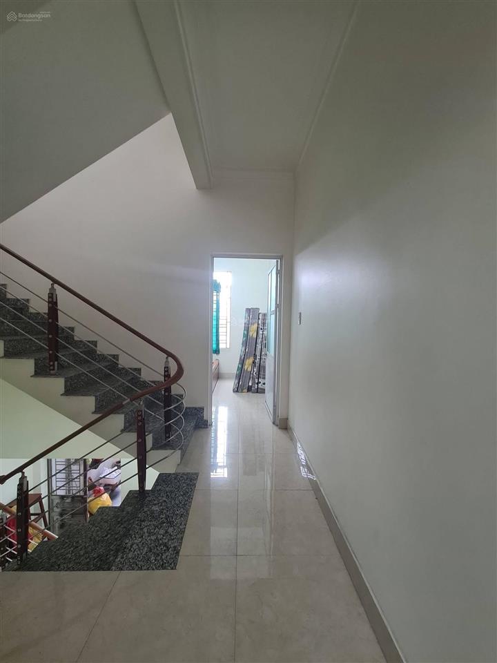 Bán nhà 2 tầng x 125m mặt đường trại lẻ. ngang 5.4m. giá chỉ 90tr/m2