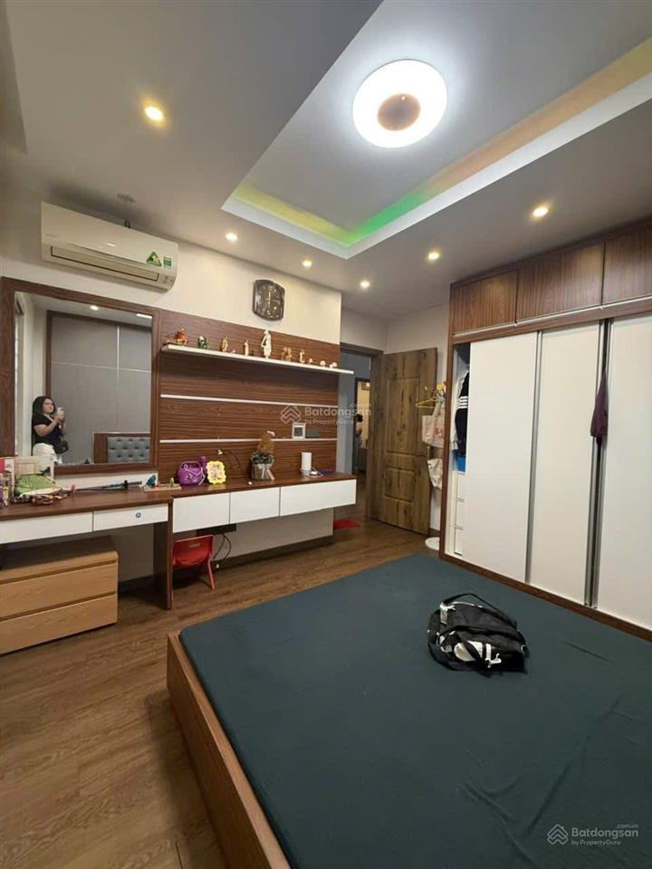 Nhà 3 tầng x 180m2 cực đẹp khu 193 văn cao. giá chỉ 16,3 tỷ