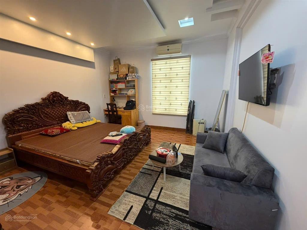 Siêu hiếm nhà dân 4 tầng x 75m². ngang 7.2m tuyến 2 tô vũ  văn cao. giá 8.5 tỷ.