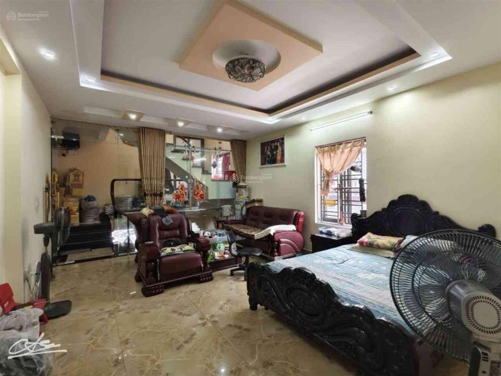 Bán nhà 108m2 x 3 tầng mặt đường tuyến 2 lê lợi. kinh doanh tốt. giá 11,5 tỷ