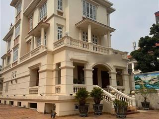 Biệt thự siêu rộng 1600m2 mặt đường khu chân cầu rào 1. giá 23.5 tỷ