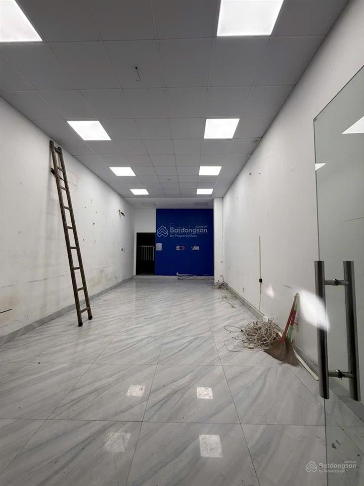 Cho thuê nhà 3 tầng thông sàn x 60m mặt đường phan bội châu. giá 25tr/tháng.
