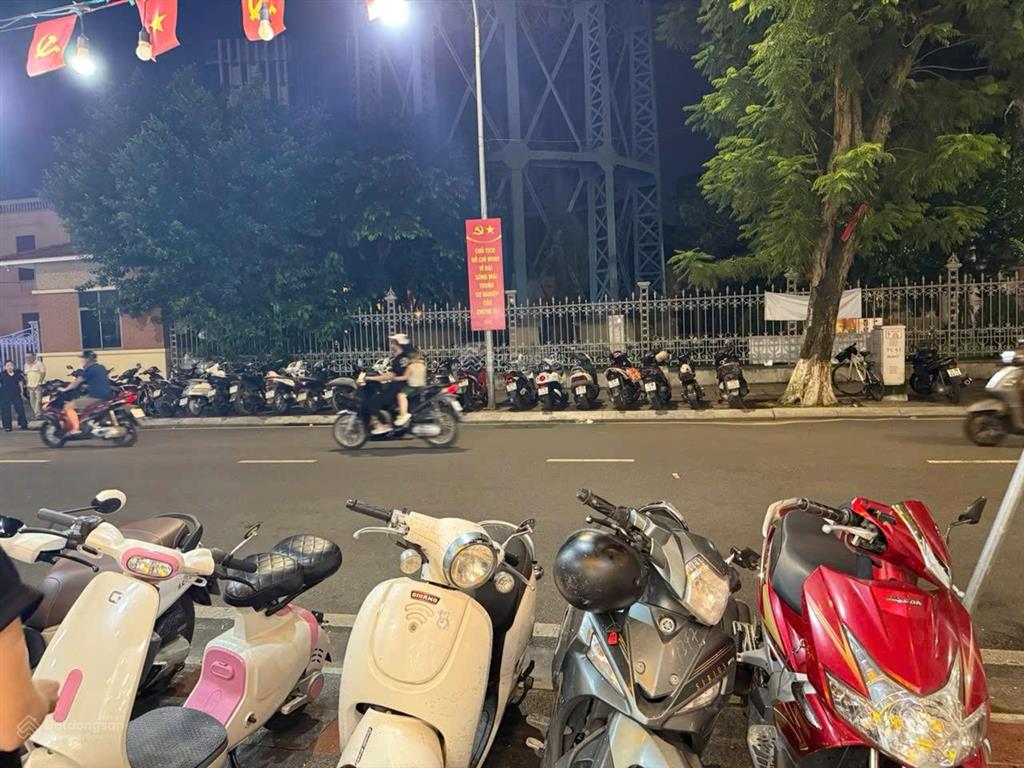 Nhà đẹp 3 tầng x 88m mặt phố đinh tiên hoàng. view nhà hát lớn. giá 24,5 tỷ