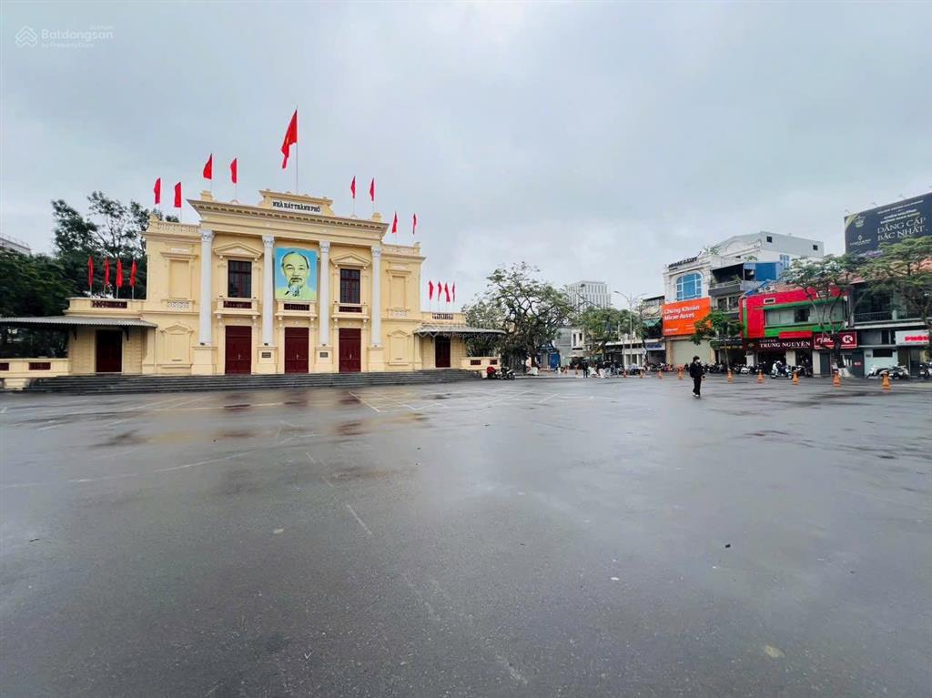 Nhà đẹp 3 tầng x 88m mặt phố đinh tiên hoàng. view nhà hát lớn. giá 24,5 tỷ