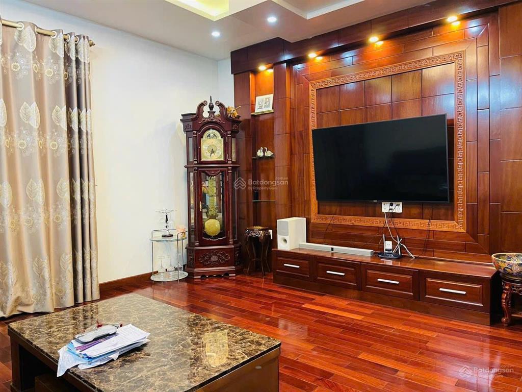 Bán căn 82.5m2 x 5 tầng thang máy lô 26 lê hồng phong. giá 13.9 tỷ