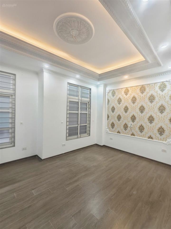Chỉ 6.85 tỷ có ngay nhà 5 tầng tứ hiệp  ô chờ thang máy  khu vip dân trí cao