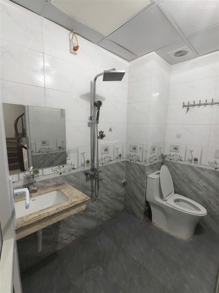 Chỉ 6.85 tỷ có ngay nhà 5 tầng tứ hiệp  ô chờ thang máy  khu vip dân trí cao