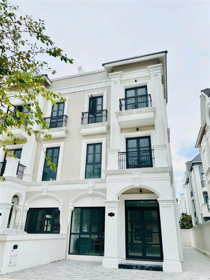 Chỉ 35tr/th  thuê nguyên căn biệt thự đã hoàn thiện  vinhomes grand park quận 9