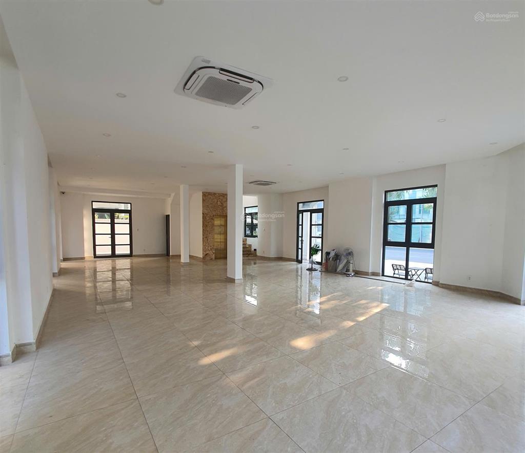 Boutique villas góc độc bản, ngay vòng xoay d2a/nx  lp, vị trí vip nhất vinhomes grand park