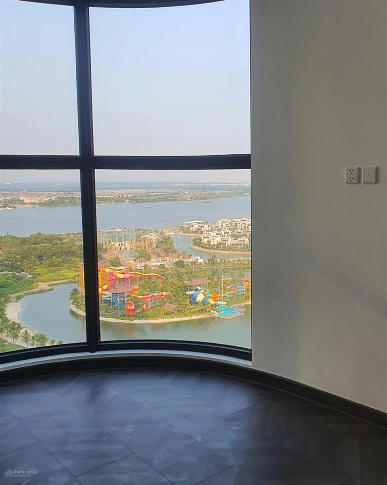 Cho thuê 3pn2wc (110m2)  tòa os1, tầng cao, view pháo hoa, trực diện cv 36ha  the opus one, vhgp