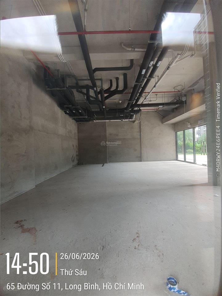 Cho thuê shophouse  góc 2 mặt tiền đối diện vincom  vinhomes grand park