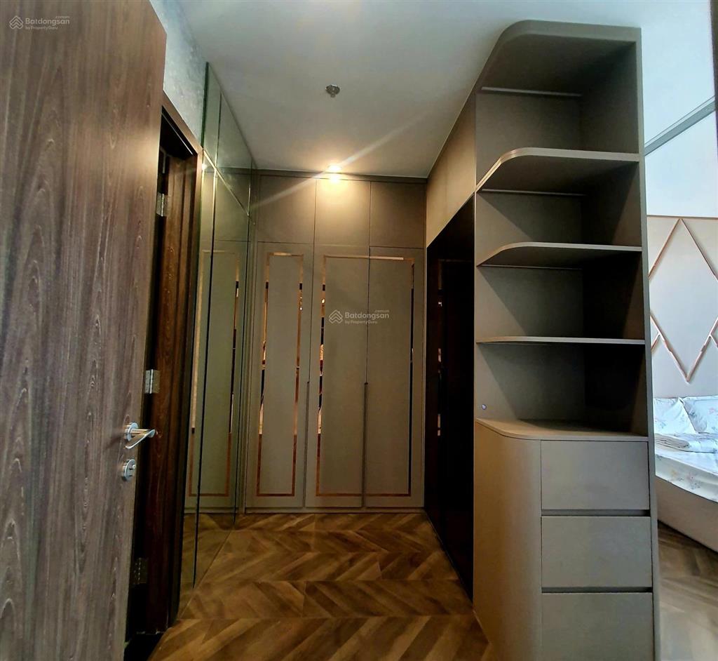 Cho thuê căn 3pn 2wc, full nt luxury, view trực diện cv 36ha, pháo hoa, sông, tầng cao mát cả ngày