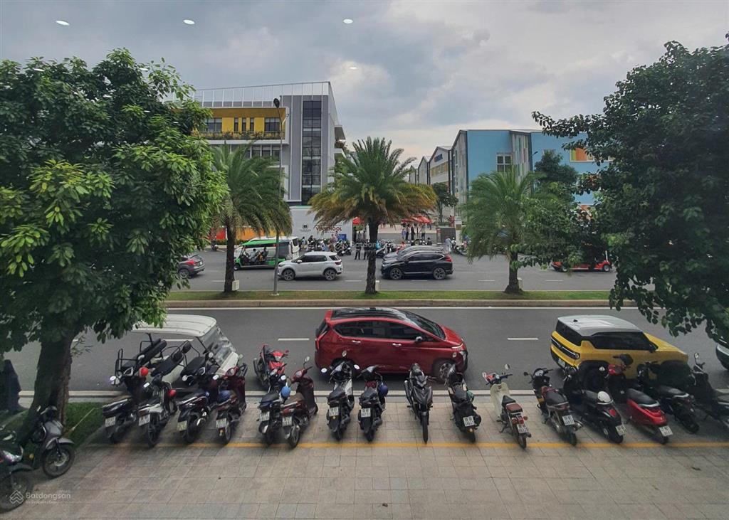 Cho thuê tòa nhà 6 tầng, hoàn thiện mới đẹp, vị trí mt nx  lp, đối diện vinschool, vinmec