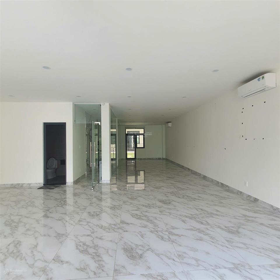 Cho thuê tòa nhà 6 tầng, hoàn thiện mới đẹp, vị trí mt nx  lp, đối diện vinschool, vinmec