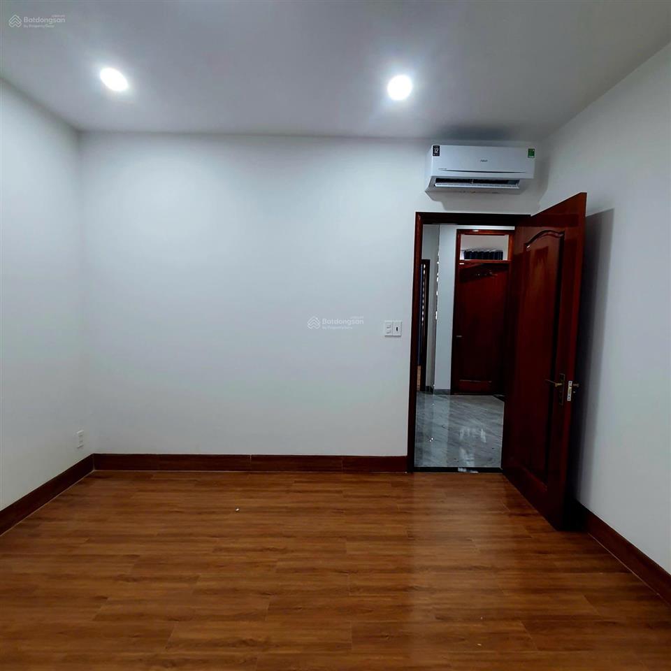 Cho thuê tòa 6 tầng mới đẹp, có tm, ml, bếp, 4 phòng  thích hợp ở, mở vp, trường lớp học, gym, spa