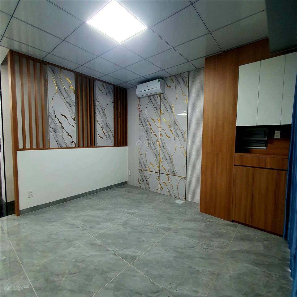 Cho thuê tòa 6 tầng mới đẹp, có tm, ml, bếp, 4 phòng  thích hợp ở, mở vp, trường lớp học, gym, spa