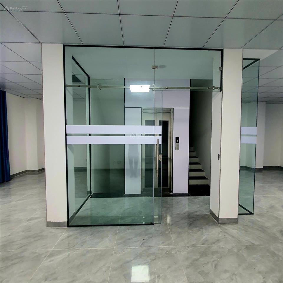 Cho thuê tòa 6 tầng mới đẹp, có tm, ml, bếp, 4 phòng  thích hợp ở, mở vp, trường lớp học, gym, spa