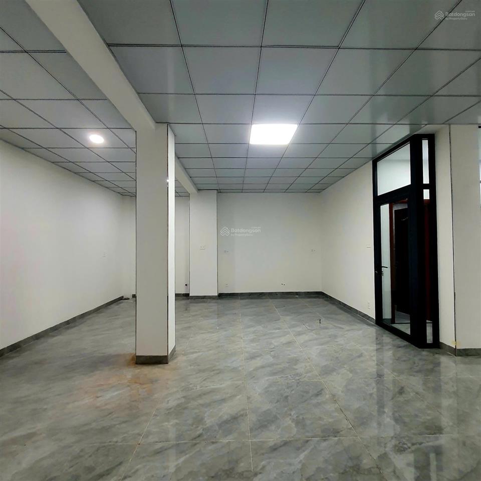 Cho thuê tòa 6 tầng mới đẹp, có tm, ml, bếp, 4 phòng  thích hợp ở, mở vp, trường lớp học, gym, spa