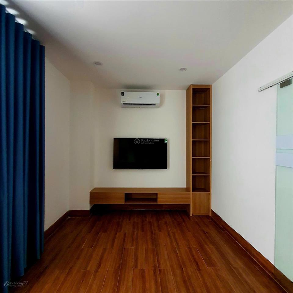 Cho thuê tòa 6 tầng mới đẹp, có tm, ml, bếp, 4 phòng  thích hợp ở, mở vp, trường lớp học, gym, spa