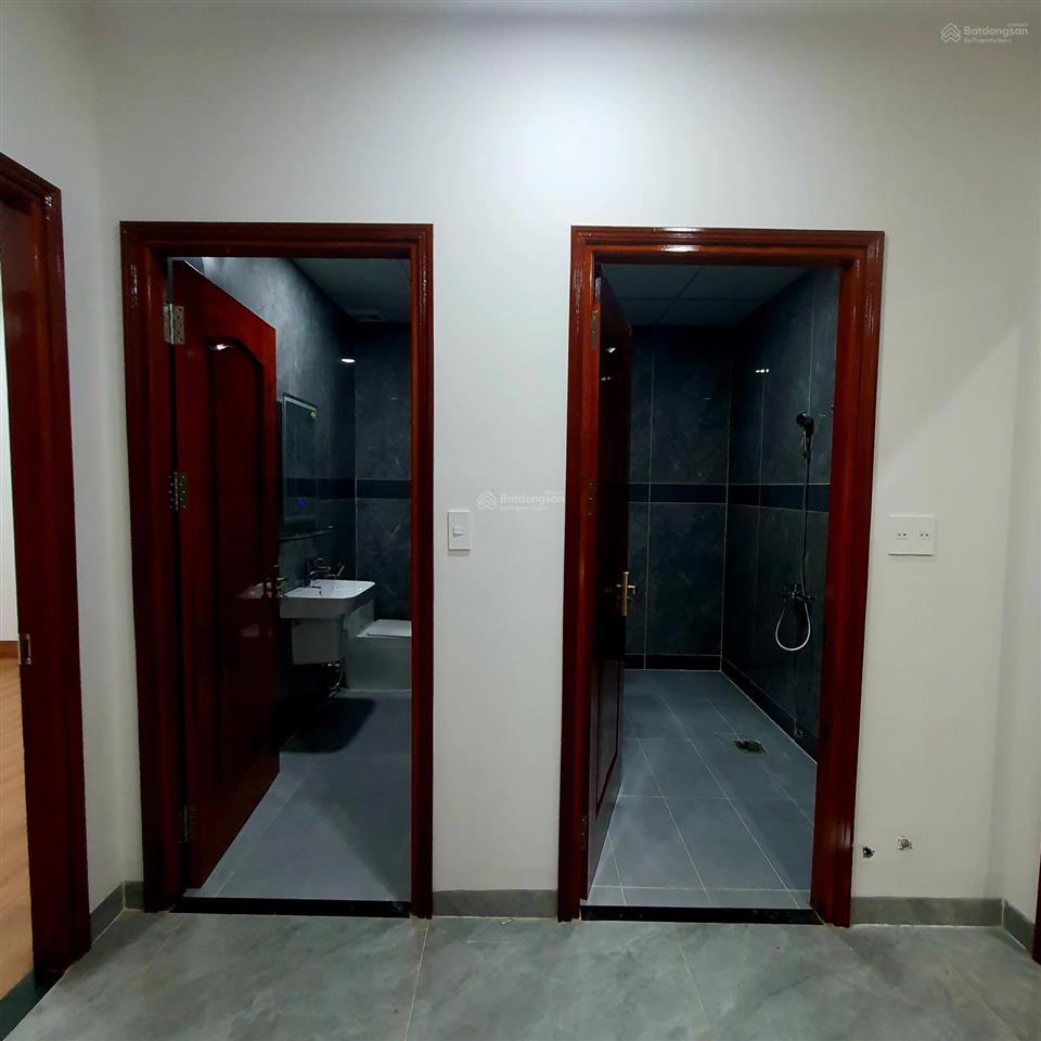 Cho thuê tòa vp 6 tầng mới đẹp, có tm, ml, bếp, 4 phòng  thích hợp ở, mở vp, trường học, gym, spa