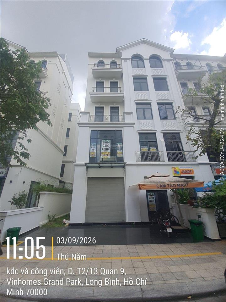 Nhà phố xẻ khe ngang 9m (108m2) khu manhattan, gần kế cổng vinschool, trục traffic cao của khu