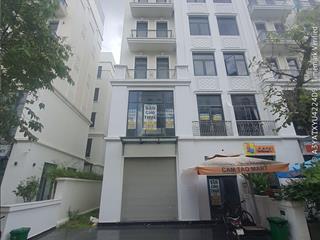 Nhà phố xẻ khe ngang 9m (108m2) khu manhattan, gần kế cổng vinschool, trục traffic cao của khu