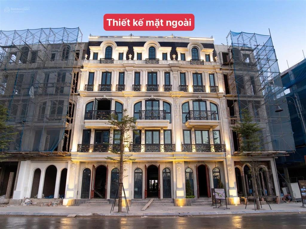 Em có căn shophouse 50m2 giá 11.2 tỷ. cạnh clubhouse, bể bơi, 1p ra công viên lớn và chung cư