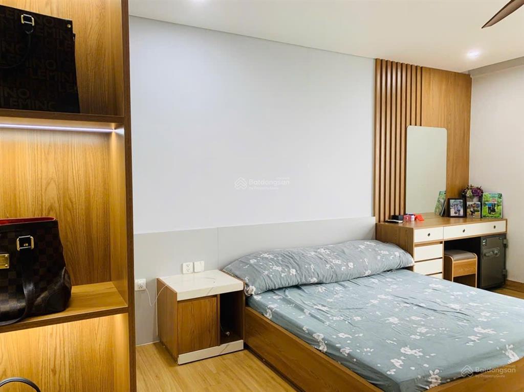 Chính chủ cần bán căn hộ 3pn no3t6 ngoại giao đoàn, view hồ tây và starlake