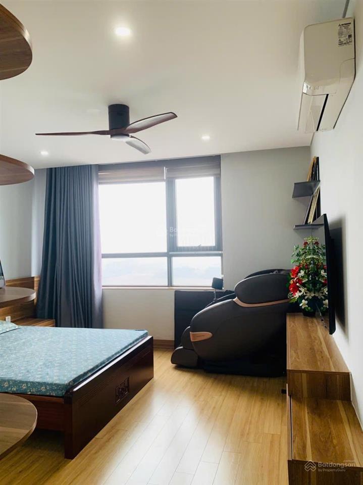 Chính chủ cần bán căn hộ 3pn no3t6 ngoại giao đoàn, view hồ tây và starlake