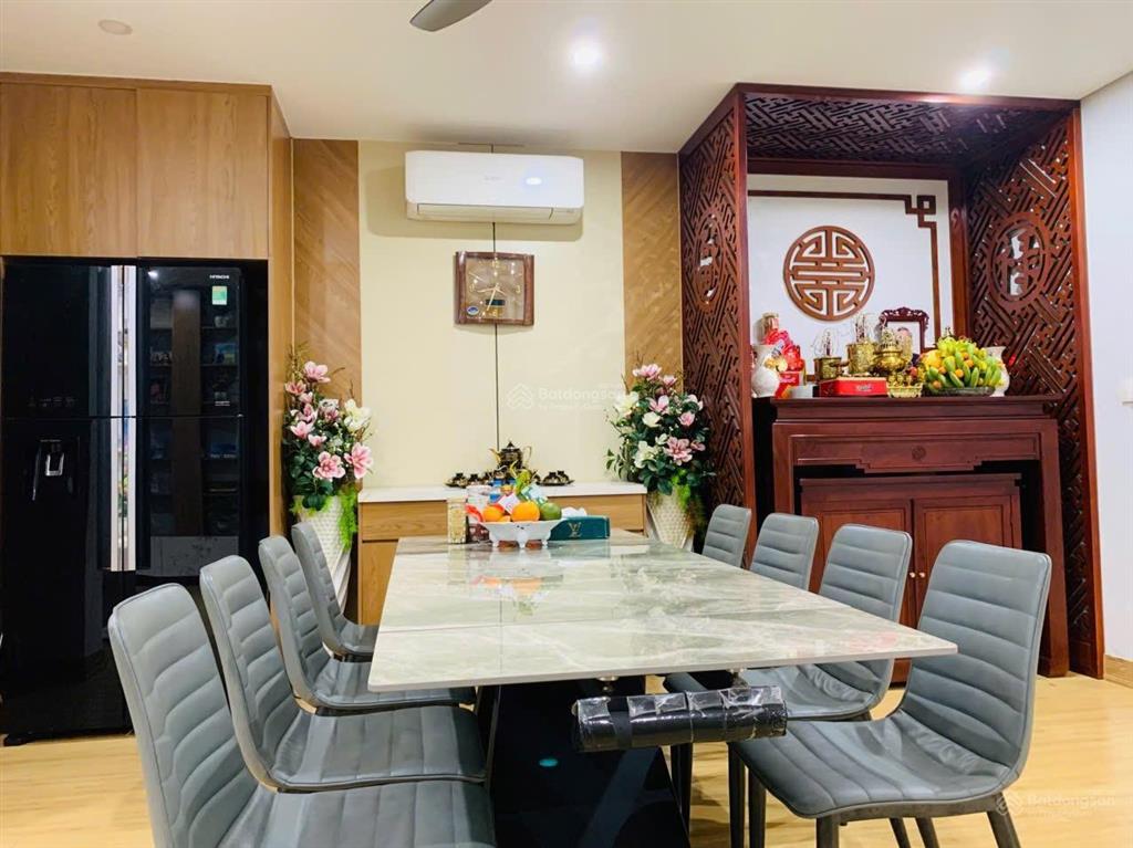 Chính chủ cần bán căn hộ 3pn no3t6 ngoại giao đoàn, view hồ tây và starlake