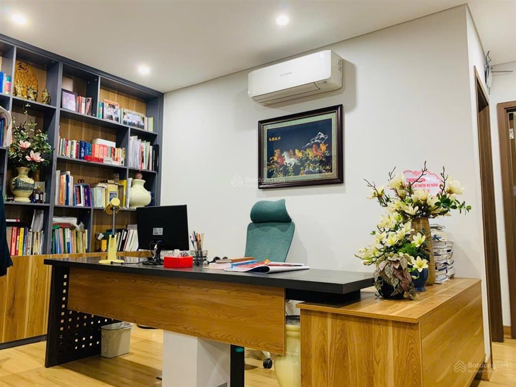 Chính chủ cần bán căn hộ 3pn no3t6 ngoại giao đoàn, view hồ tây và starlake