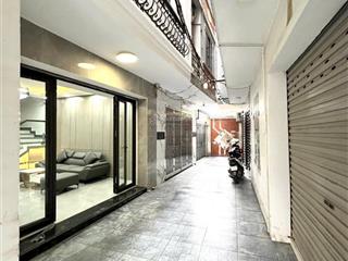 Bán nhà ngõ rộng ô tô đỗ được trước cửa