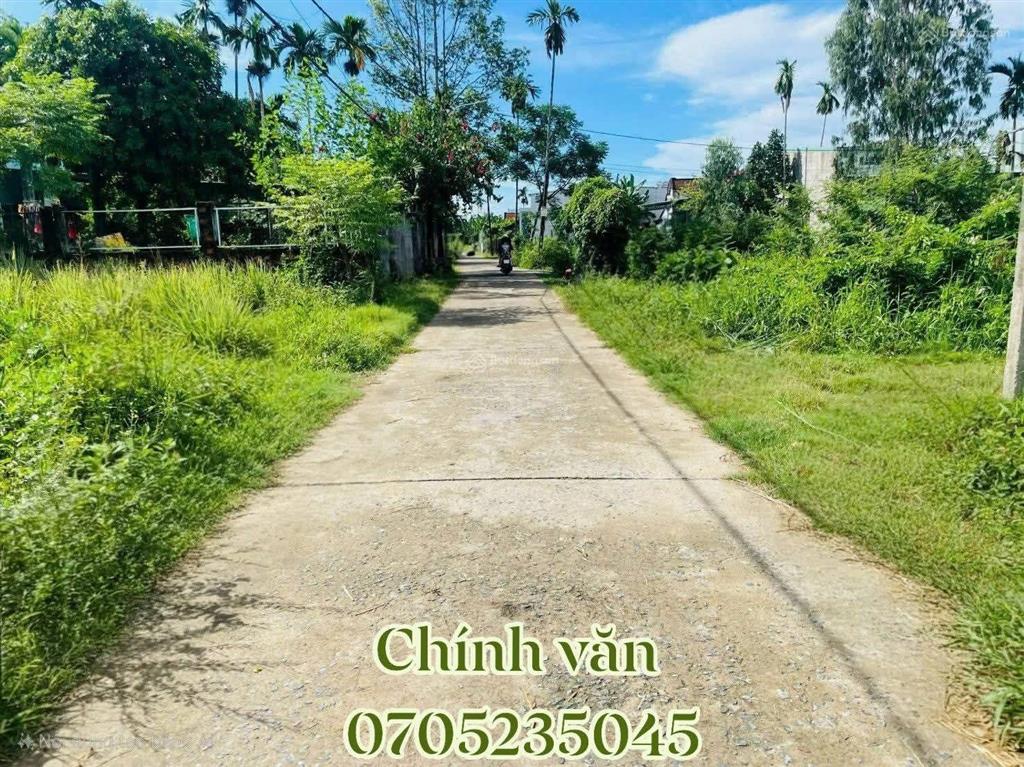  150m. đất hai mặt tiền.trục chính liên thôn la bônghòa tiến. đang thi công trổ nhựa