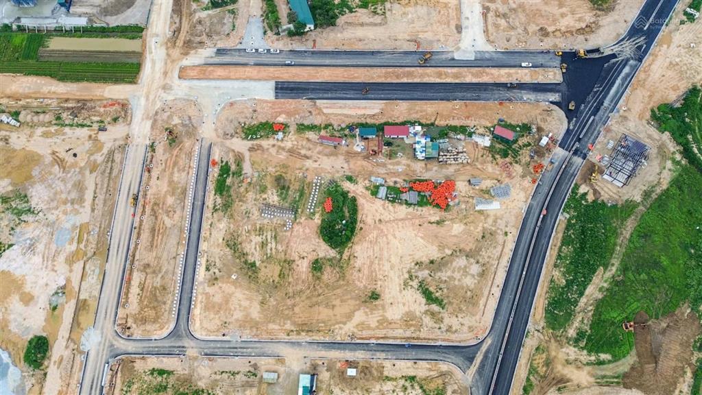 Chính chủ cần tiền bán gấp lô lk 90m2 view công viên tại pearl rivera  mê linh. sdcc