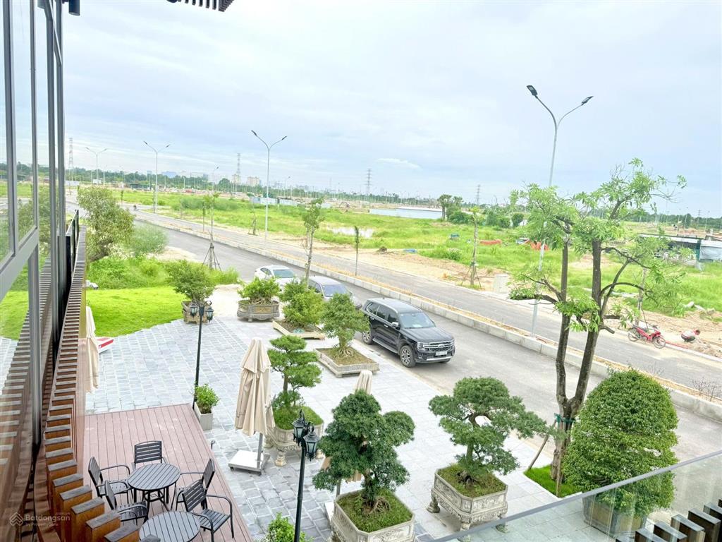 Bán shophouse 165m2 trục đường 48m2 dự án pearl rivera  mê linh. có ht ngân hàng, tt theo tiến độ